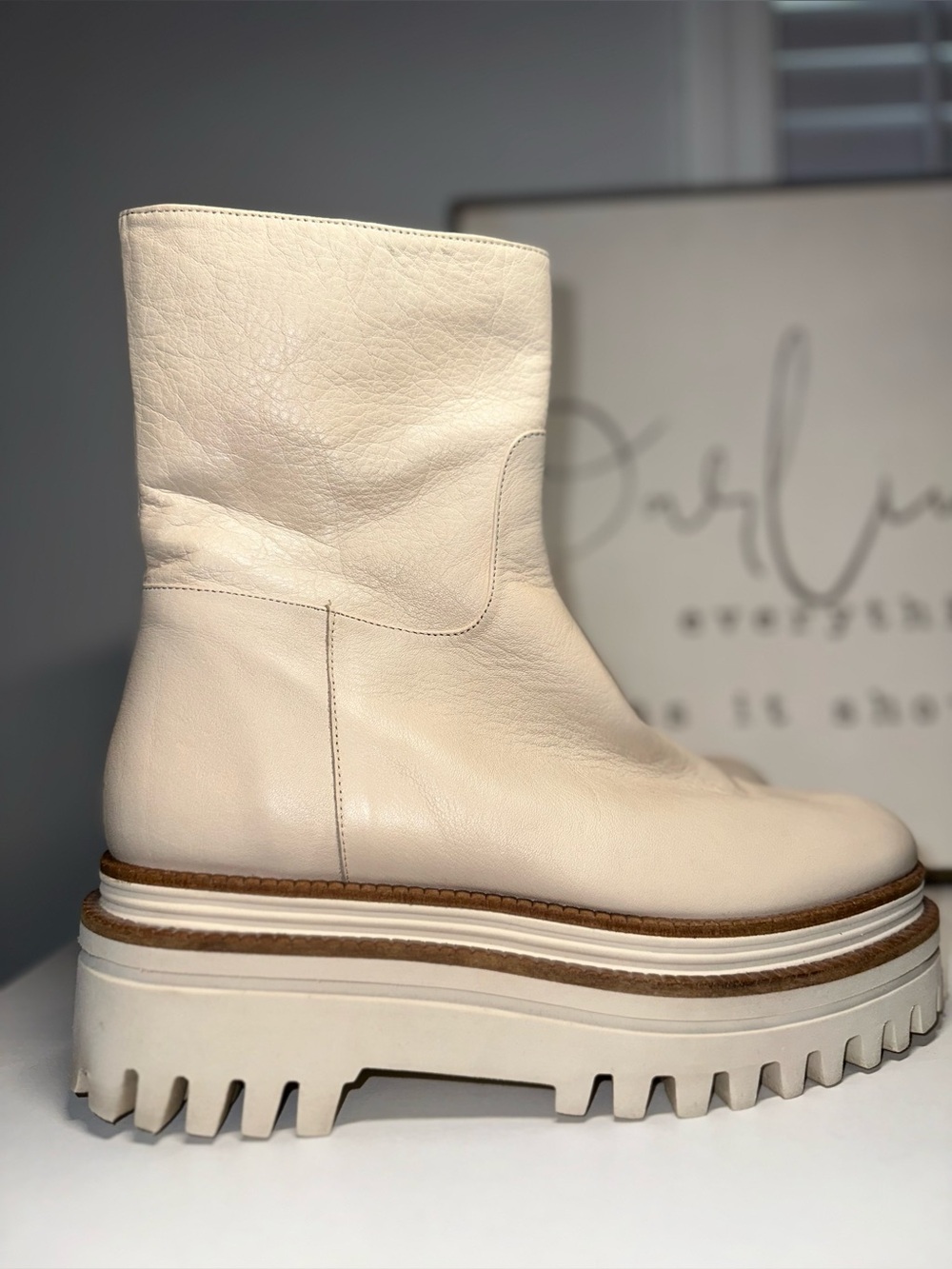 Paloma Barceló Cream Leather Platform Lug Sole Ankle Boots EU 40 Spain